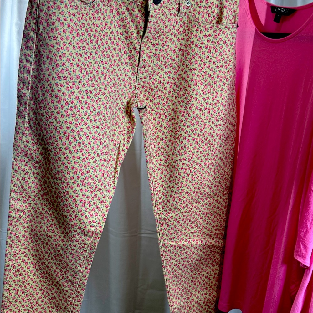 🎈4HR SALE $25 Ship $4.99 Ralph Lauren Pink Floral Jeans
Women New noTag
Top Used